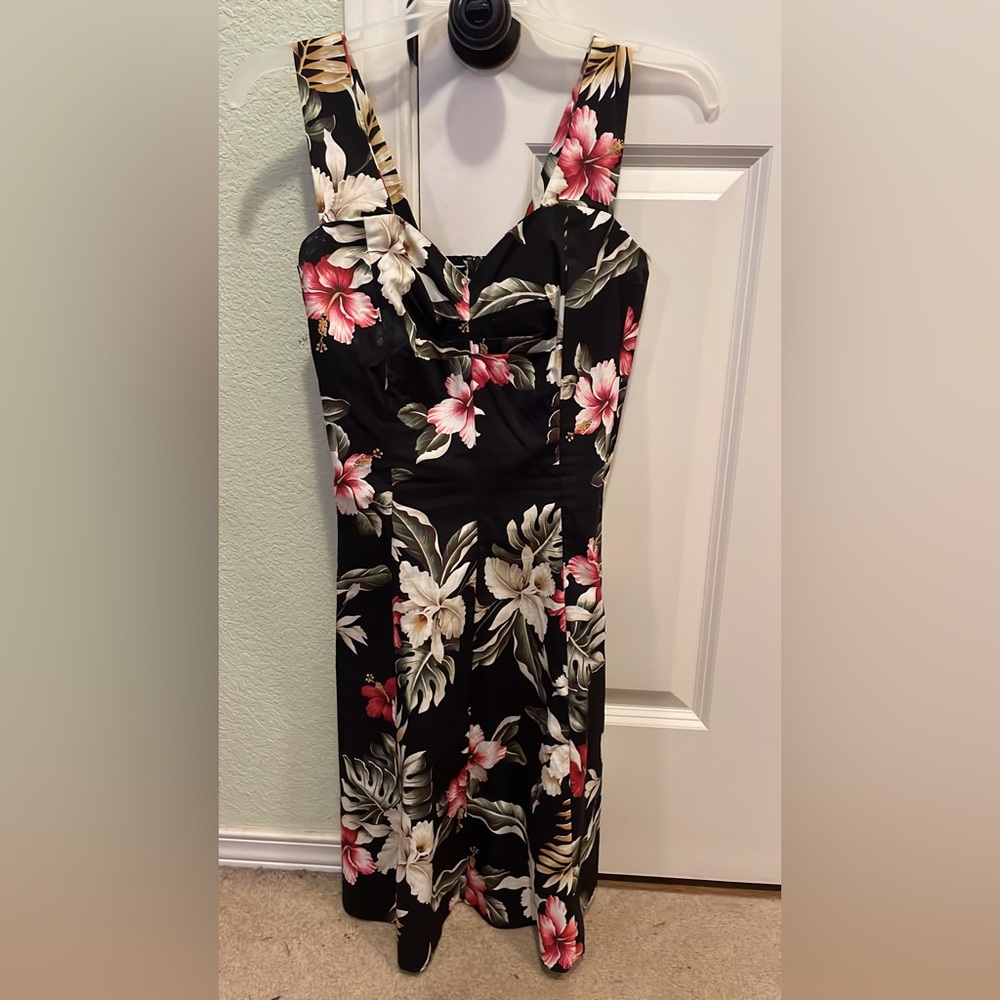 Adorable Hawaiian dress